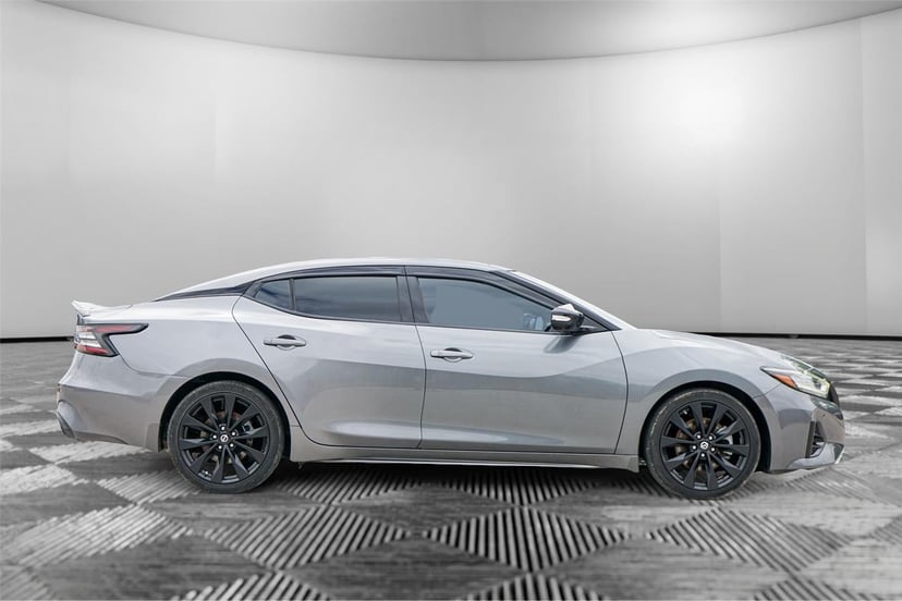 2019 Nissan Maxima - Image 4