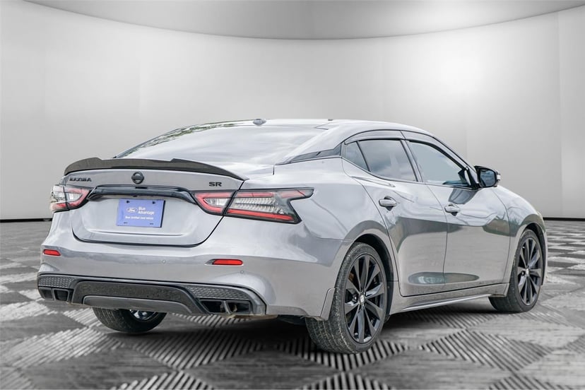 2019 Nissan Maxima - Image 5