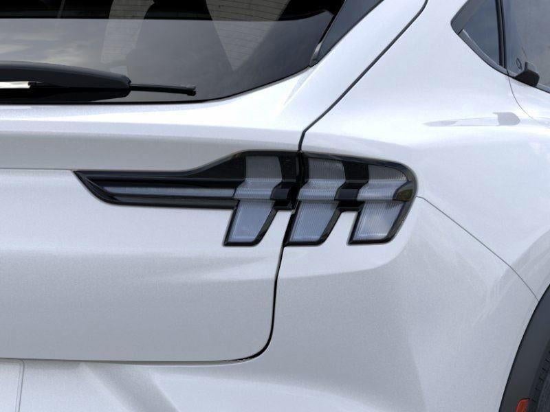 2026 Ford Mustang Mach-E - Image 21