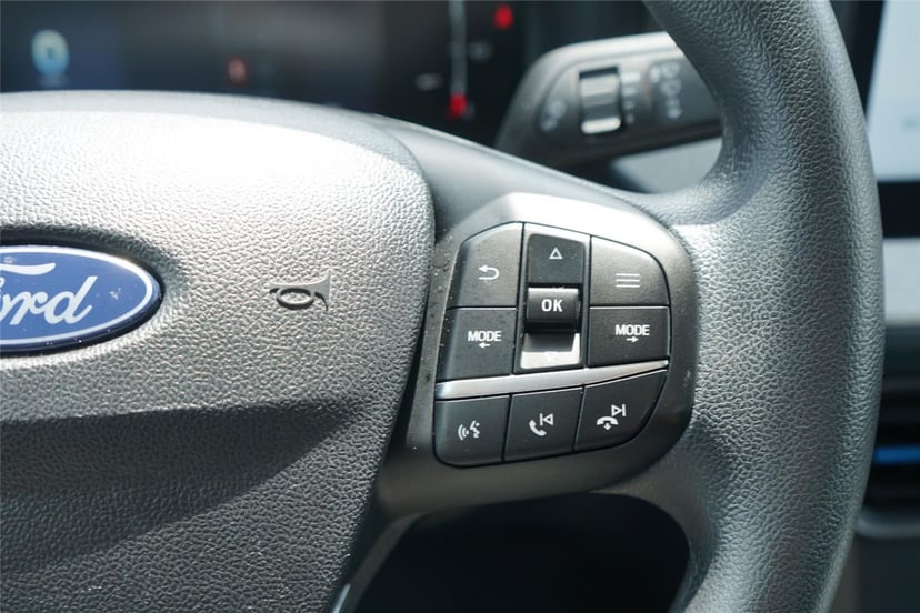 2025 Ford Maverick - Image 16