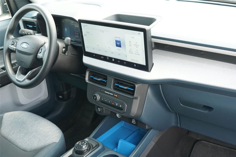 2025 Ford Maverick - Image 28