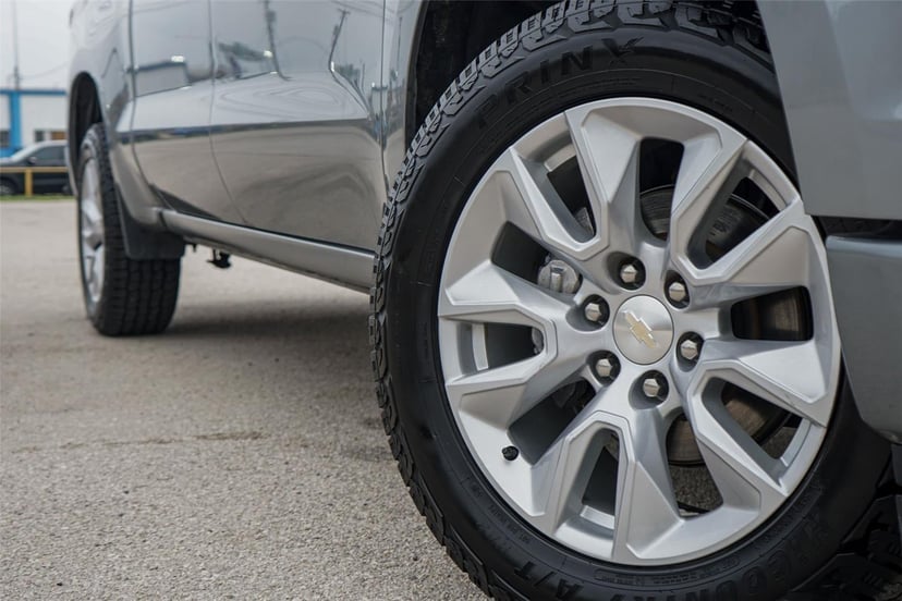 2023 Chevrolet Silverado 1500 - Image 2