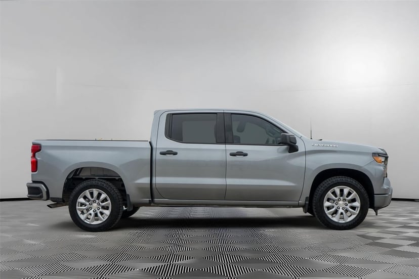 2023 Chevrolet Silverado 1500 - Image 4