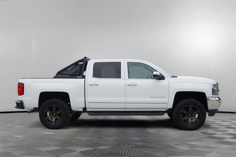 2017 Chevrolet Silverado 1500 - Image 4