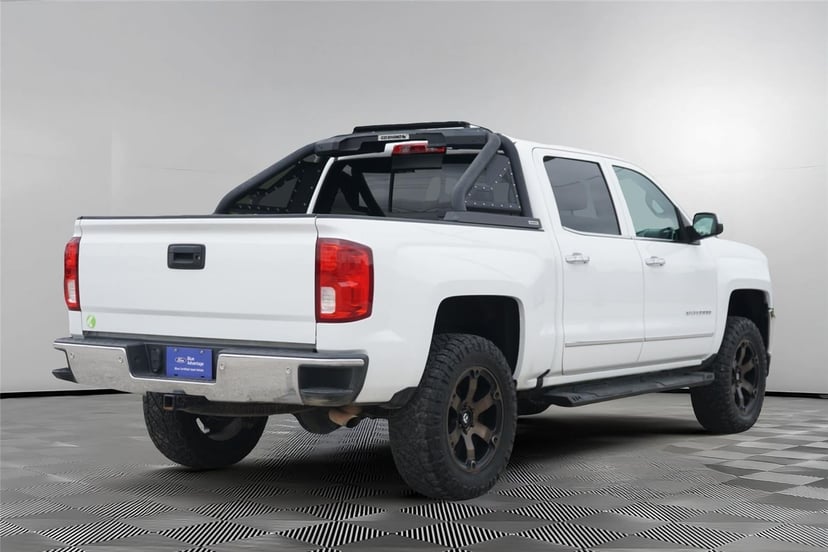 2017 Chevrolet Silverado 1500 - Image 5