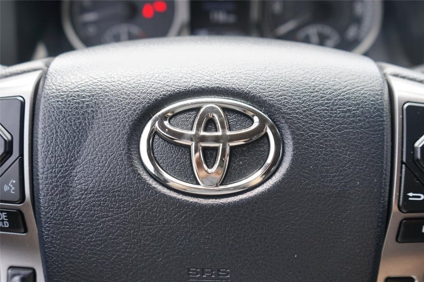 2018 Toyota Tacoma - Image 16