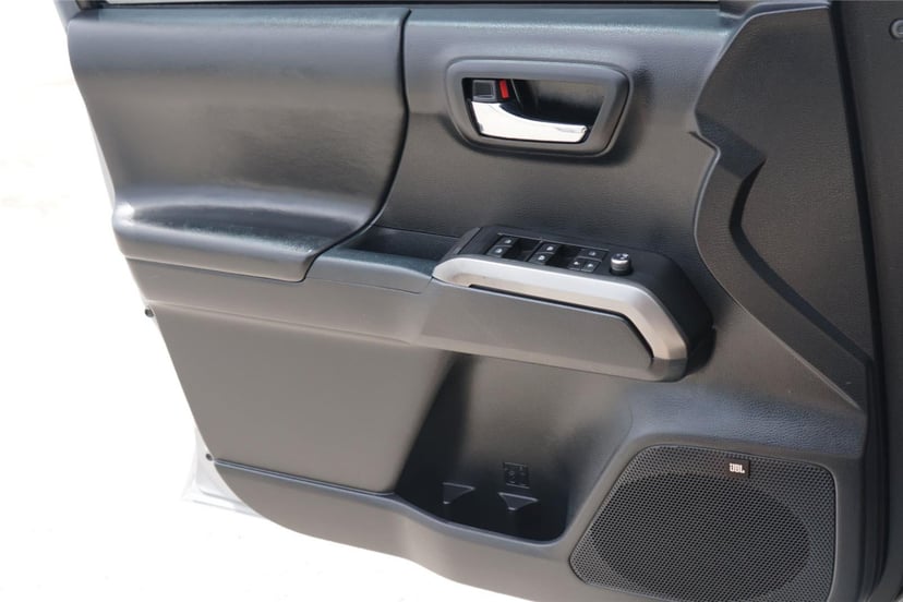 2018 Toyota Tacoma - Image 20