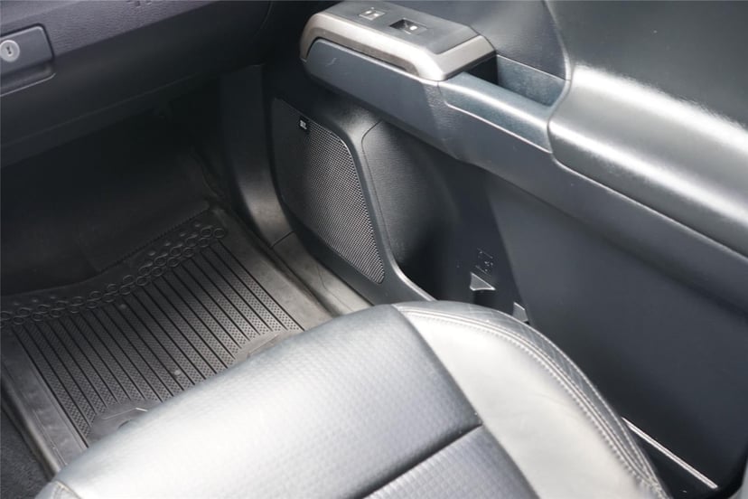 2018 Toyota Tacoma - Image 28