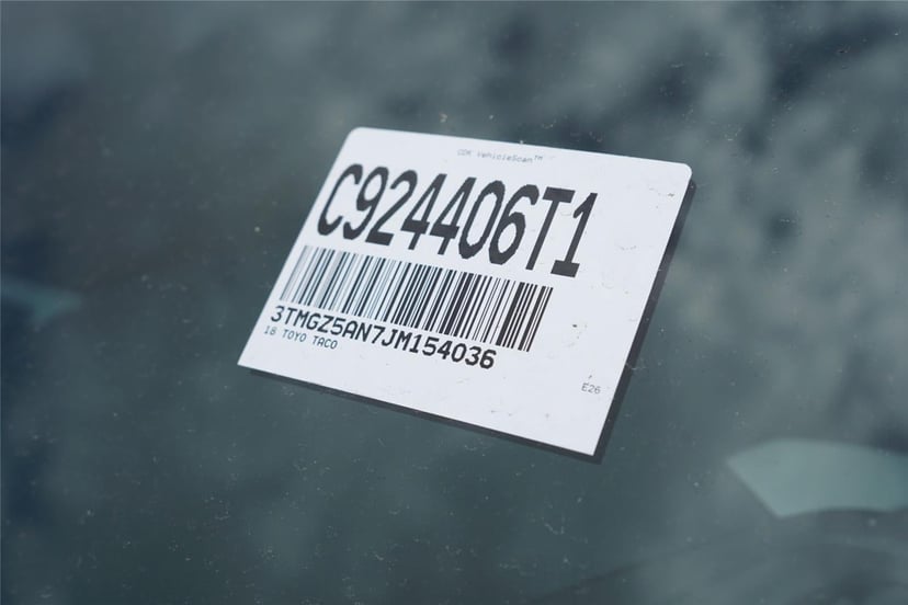 2018 Toyota Tacoma - Image 33
