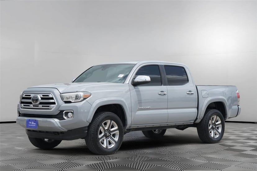 2018 Toyota Tacoma - Image 8
