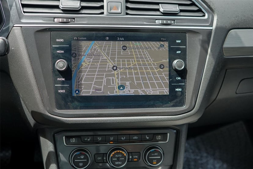 2021 Volkswagen Tiguan - Image 13