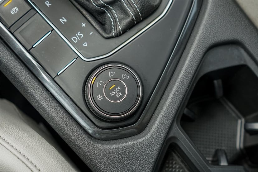 2021 Volkswagen Tiguan - Image 15