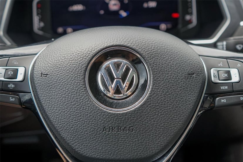 2021 Volkswagen Tiguan - Image 16