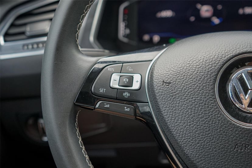 2021 Volkswagen Tiguan - Image 18