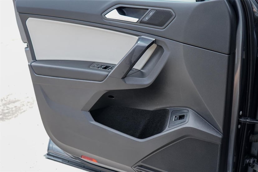 2021 Volkswagen Tiguan - Image 20