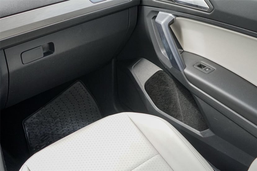 2021 Volkswagen Tiguan - Image 28