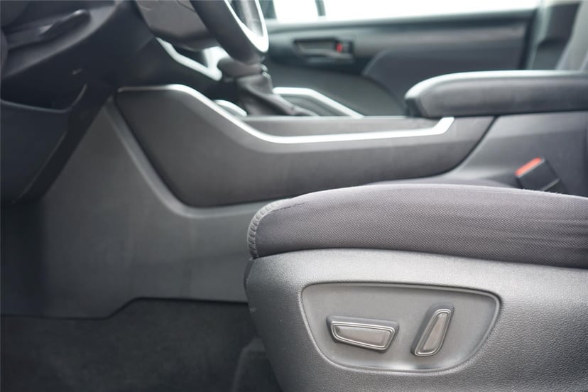 2023 Toyota Highlander - Image 21