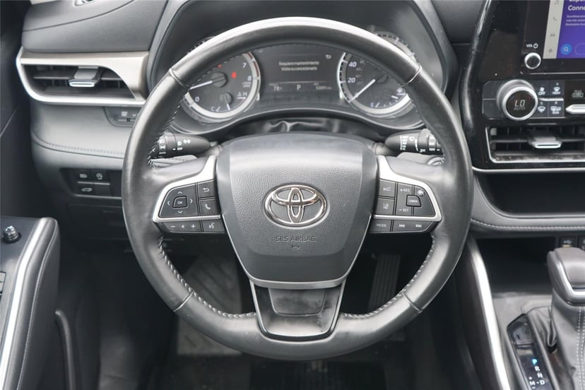 2023 Toyota Highlander - Image 26
