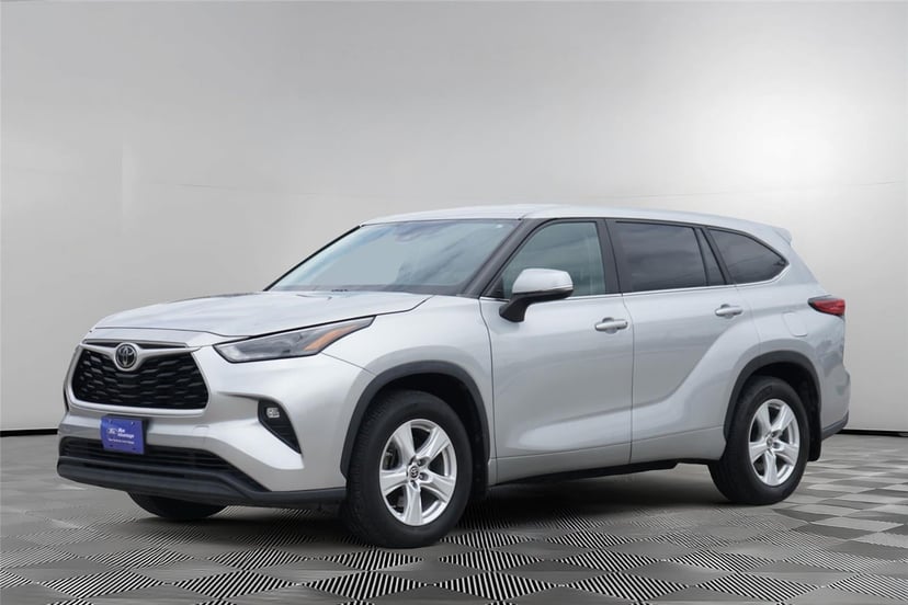 2023 Toyota Highlander - Image 8