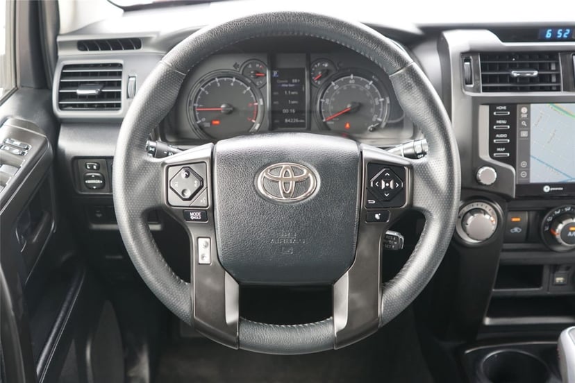 2020 Toyota 4Runner - Image 27