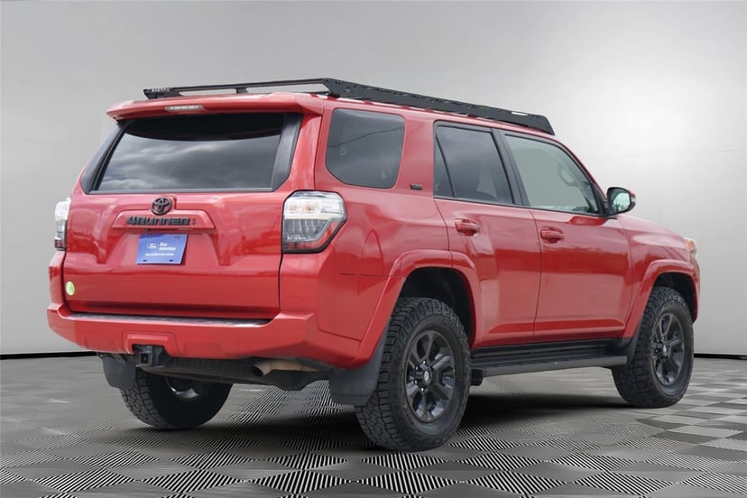 2020 Toyota 4Runner - Image 5