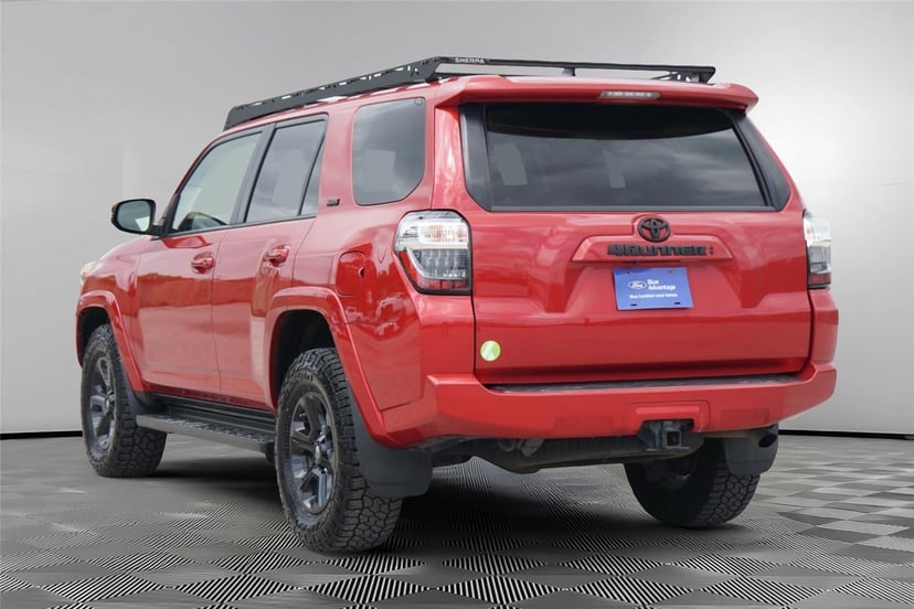 2020 Toyota 4Runner - Image 6