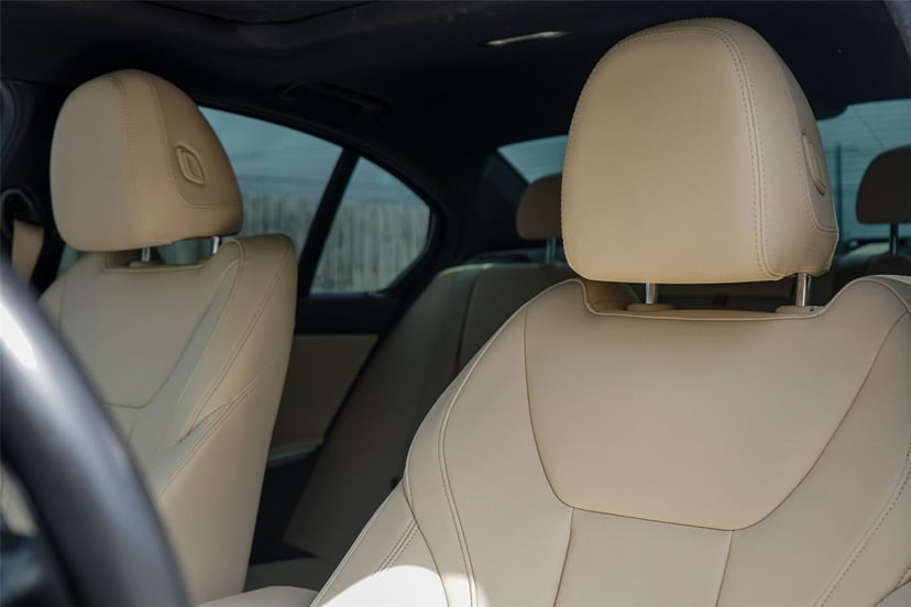 2019 BMW 3 Series - Image 11