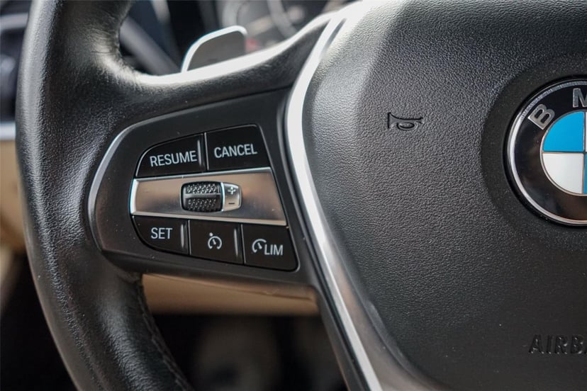 2019 BMW 3 Series - Image 17
