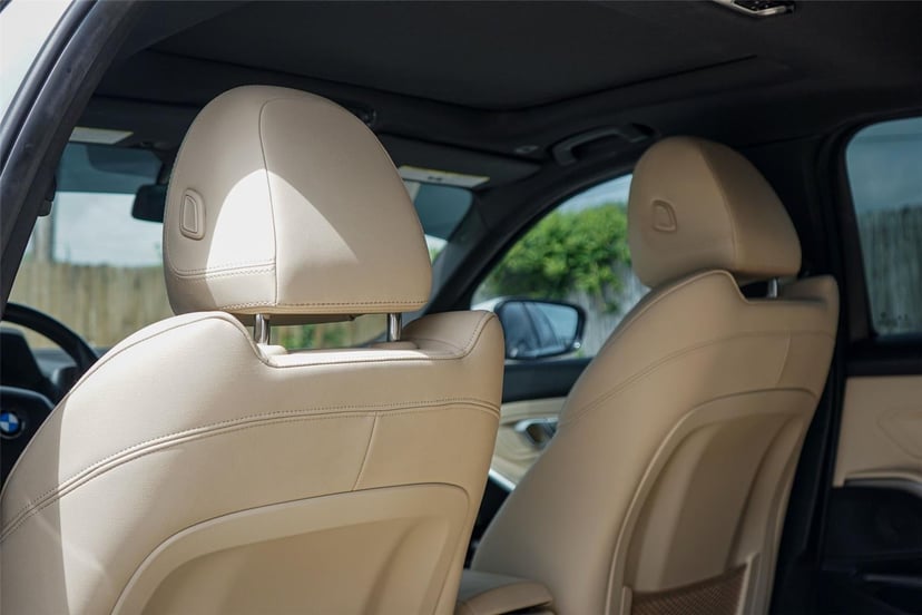 2019 BMW 3 Series - Image 22