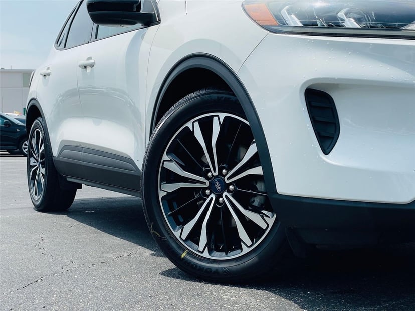 2021 Ford Escape - Image 2
