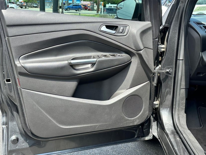 2019 Ford Escape - Image 16