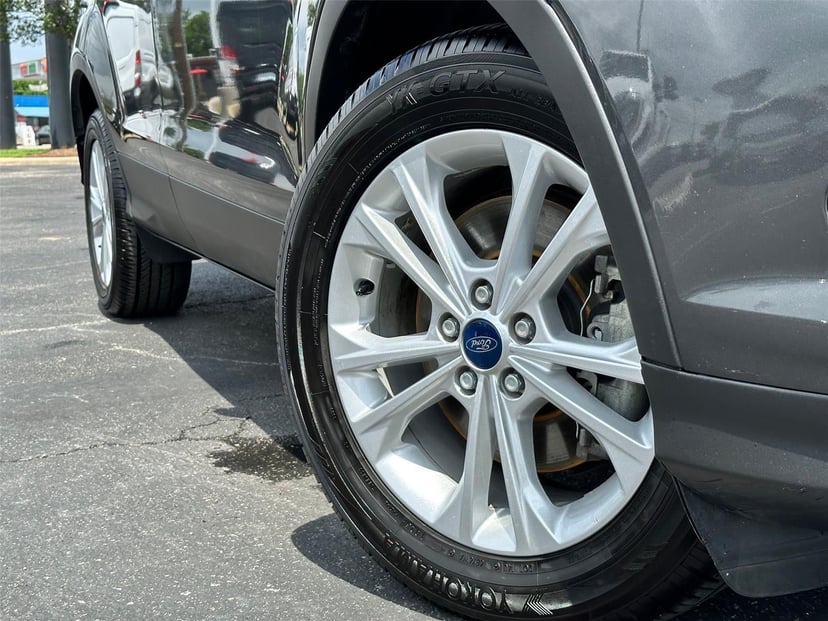 2019 Ford Escape - Image 2