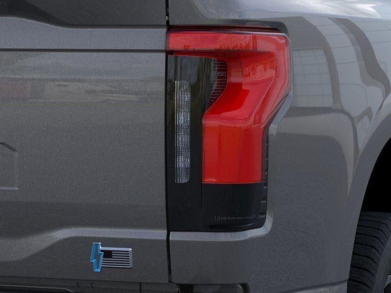 2025 Ford F-150 Lightning - Image 21