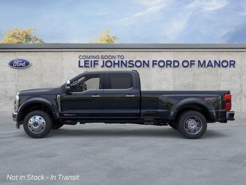2026 Ford Super Duty F-450 - Image 3