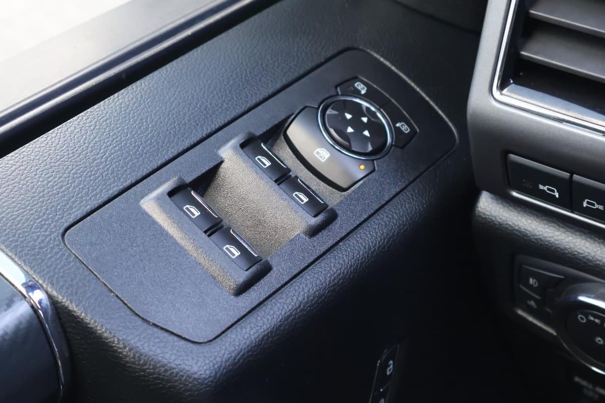 2020 Ford F-150 - Image 16