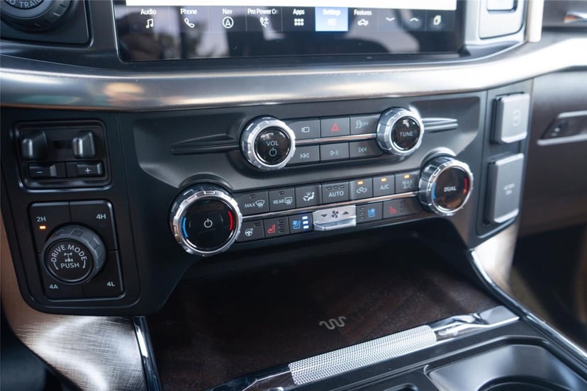 2025 Ford F-150 - Image 16