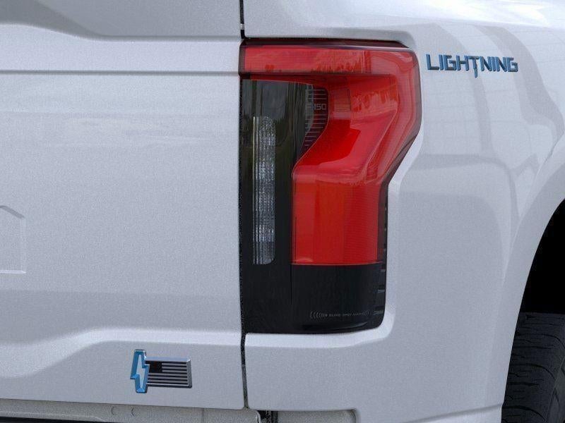 2025 Ford F-150 Lightning - Image 21