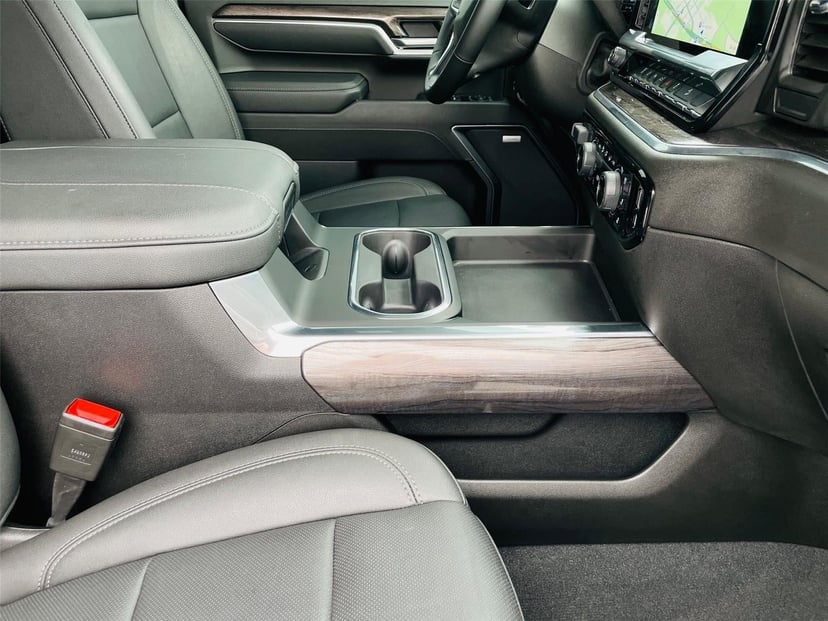 2025 Chevrolet Silverado 2500HD - Image 21