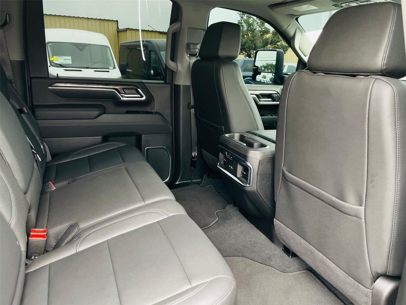 2025 Chevrolet Silverado 2500HD - Image 24