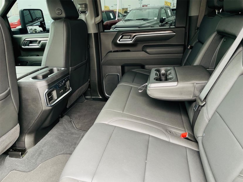 2025 Chevrolet Silverado 2500HD - Image 27