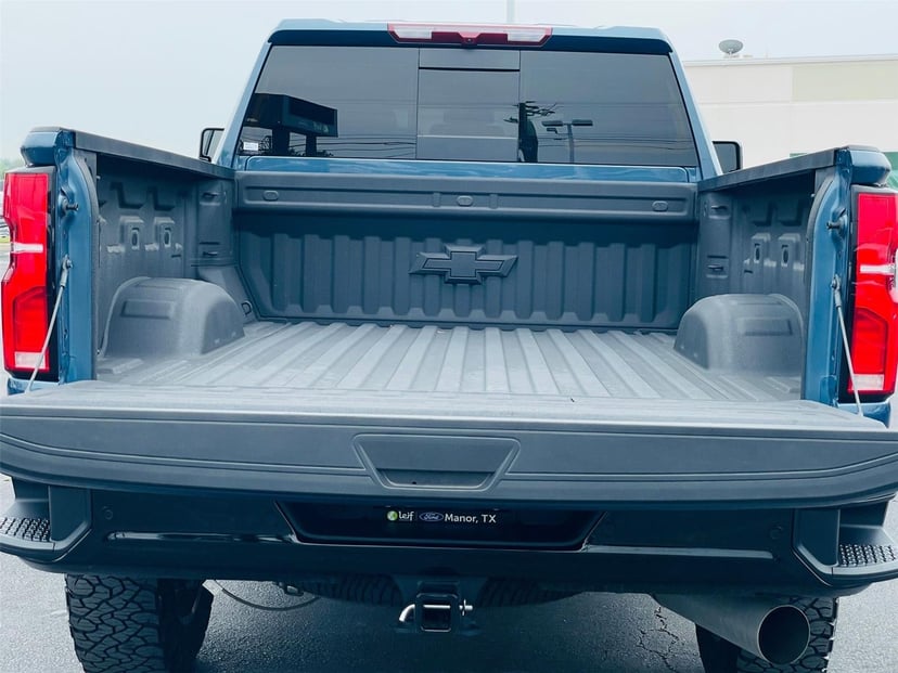 2025 Chevrolet Silverado 2500HD - Image 31
