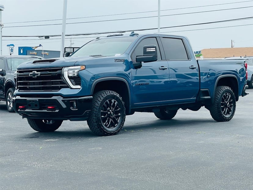 2025 Chevrolet Silverado 2500HD - Image 6