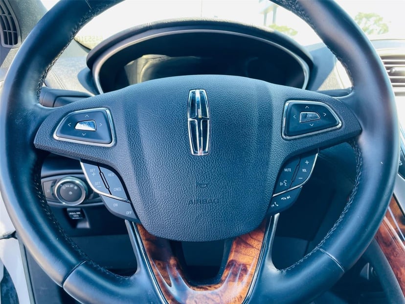 2016 Lincoln MKX - Image 11