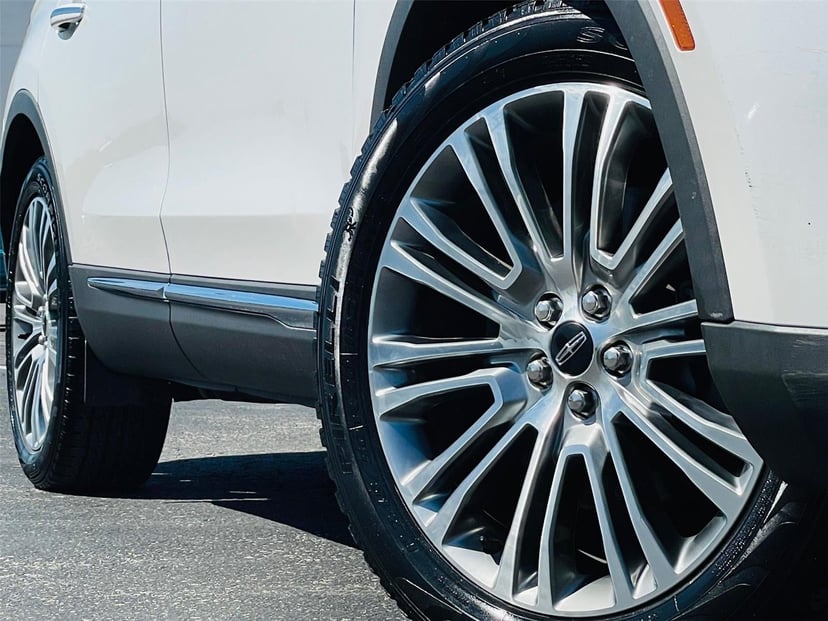 2016 Lincoln MKX - Image 2