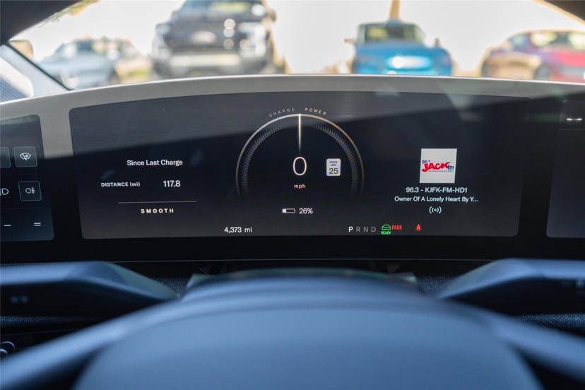 2025 Lucid Air - Image 16