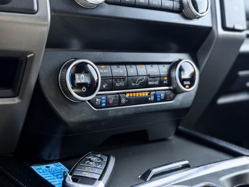 2020 Ford Expedition - Image 22
