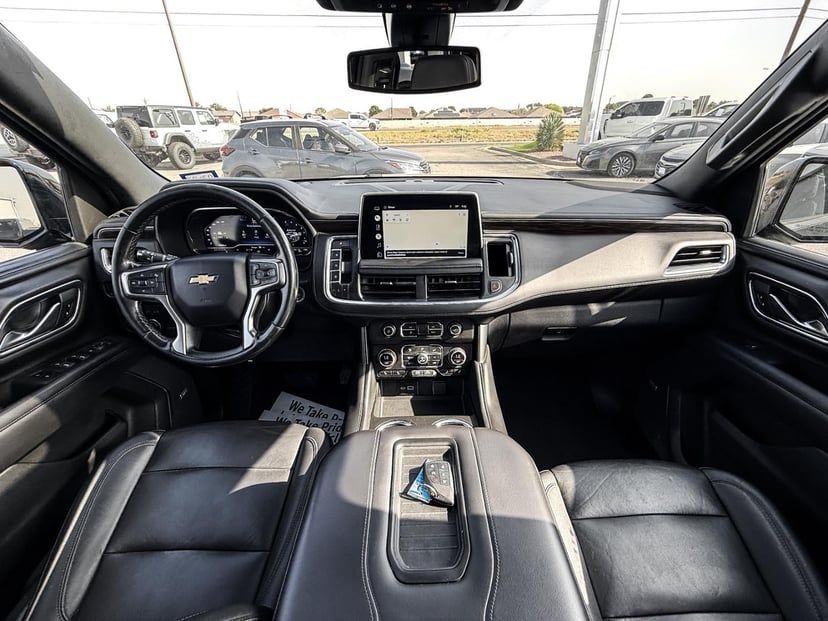 2022 Chevrolet Suburban - Image 10