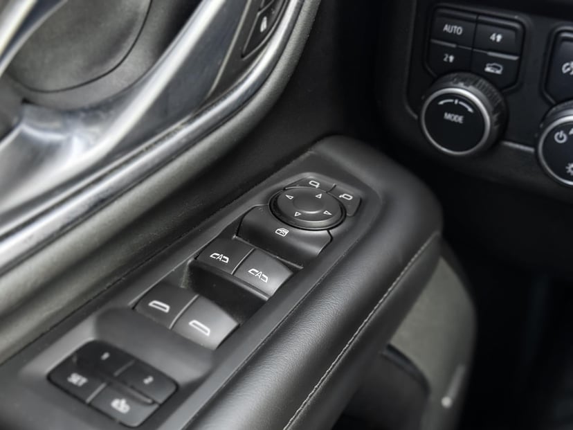 2022 Chevrolet Suburban - Image 11