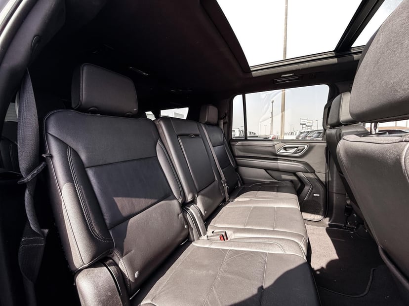 2022 Chevrolet Suburban - Image 18