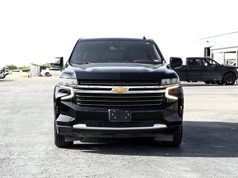 2022 Chevrolet Suburban - Image 2